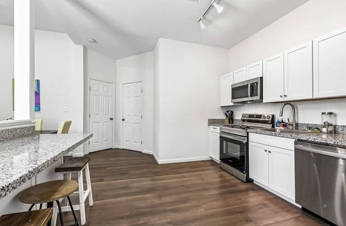 Tulane - Gravier House | NOLA Chic, 5BR w/Hot Tub, Yard–Near French Quarter
