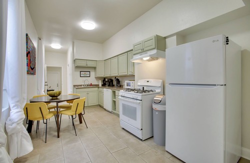 Saint Thomas Development House | NOLA Gem: 3 Mi to French Quarter