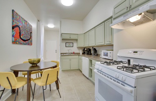 Saint Thomas Development House | NOLA Gem: 3 Mi to French Quarter