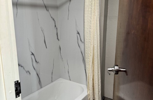 Viavant - Venetian Isles Hotel | Nola Inn & Suites