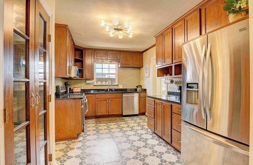 Oak Cliff House | Oak Cliff Oasis I Swim Spa, Sauna, & Gameroom! 10 Min to Bishop Arts District