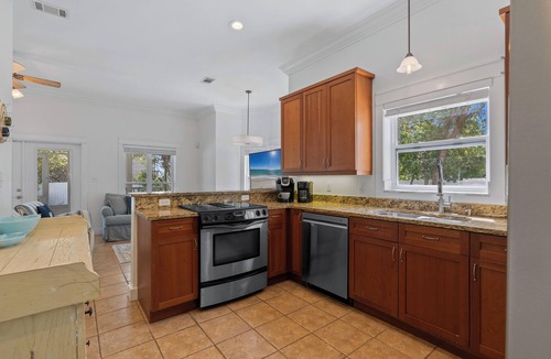 White's Gulfview House | Ocean Glory 30A | Inlet Beach, FL | Sleeps 17 | Dog-Friendly, 4 Bikes | 3-Min Walk to Beach