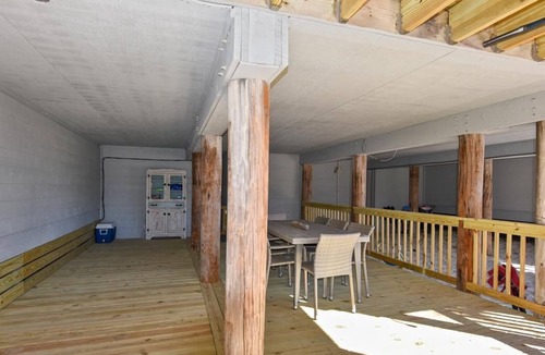 East End Condo | OCEAN MILE E6 IS IMPECCABLY REMODELED AND READY FOR YOUR FAMILY!