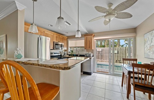 Holmes Beach Cottage | Ocean72, 2bed 2bath with pool