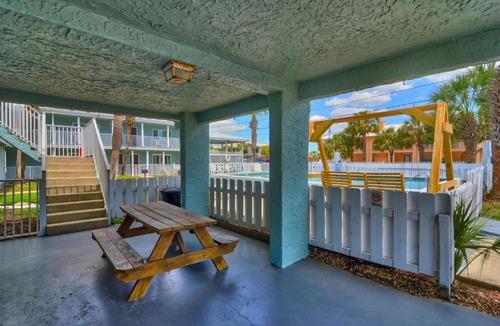 Silver Sands Beach Apartment | "Oceana" Surf Drive
