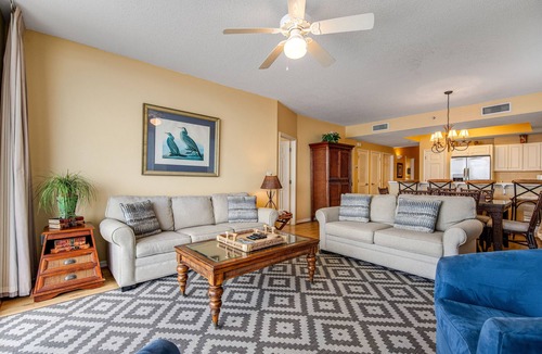 Navarre Beach Condo | Oceanfront condo with WiFi, central AC, & shared pool and hot tub - great views