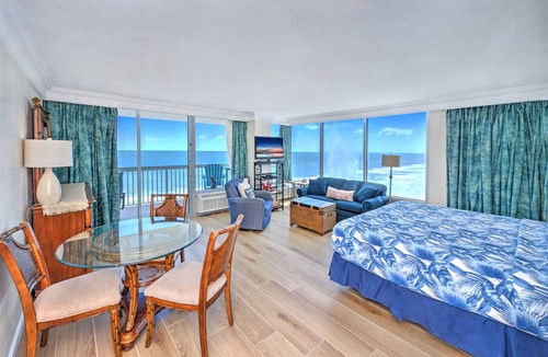 Ortona Park Condo | Oceanfront King Studio w/Balcony| Newly Remodeled