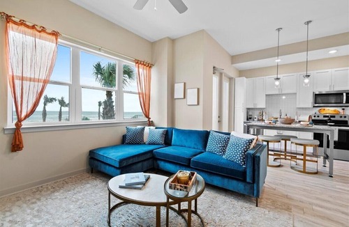 Seabreeze Park Condo | Oceanfront Oasis Daytona Beach 2BR/2BA - Courtyard View #328