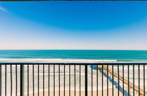Daytona Beach Shores Apartment | Oceanfront Penthouse Pool Hot Tub Beach Access