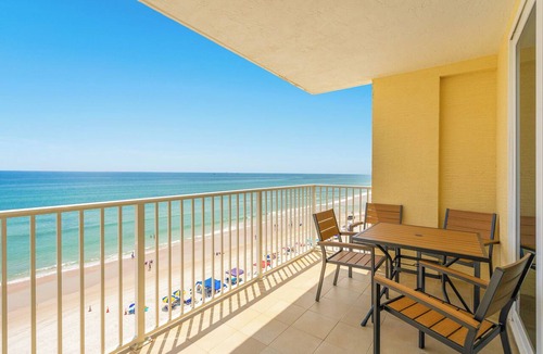 Ocean View Halifax Estates Condo | Oceanfront-Heated Pool-Aruba #704