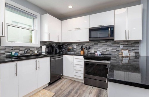 Jacksonville Beach Apartment | Oceanfront w views for grps/families (top floor)