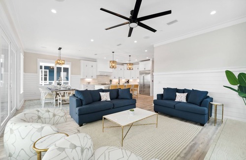 Bid-a-wee Beach House | OceanPearl- Private Heated Pool- 5 min walk to the beach!