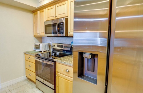 New Smyrna Beach Condo | Oceanview Obsession - 2Bdr Condo w/Pool & Hottub
