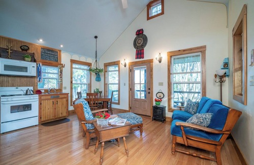 Ore City Cottage | OCJ Resort- All 3 Cottages on Lake O' the Pines!