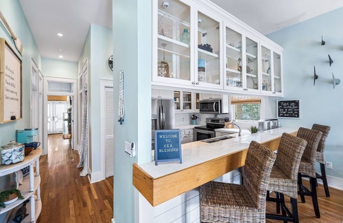Frangista Beach Cottage | Oct-Dec Reduced!*Pool Access*Beach Gear Included!