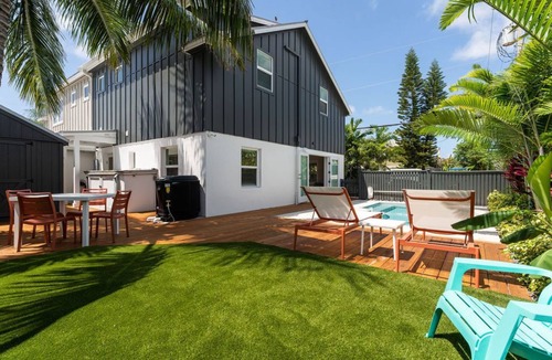 New Town House | OFF THE HOOK - 3 Bedroom/3 Bathroom W/Pool & Parking