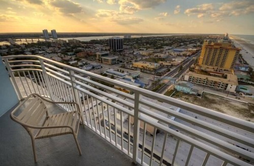 Brush - Stewarts Resort | OFFICIAL LISTING | Wyndham Ocean Walk 1 BR w/FREE Garage Parking!