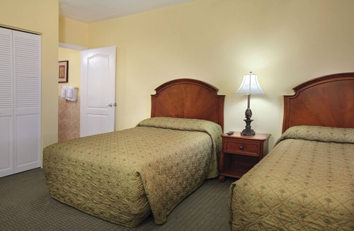 Pompano Beach Resort | OFFICIAL LISTING | Wyndham - Sea Gardens 1 BR w/Pool, Beach, Attractions!