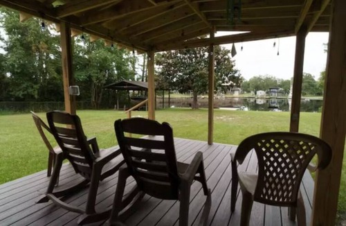 Ono Island House | On the Bay, less than 15 min to NAS and Beaches.