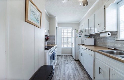 Silver Cay House | On the canal with walking access to bay and gulf! Boat friendly! - Neutral Groun