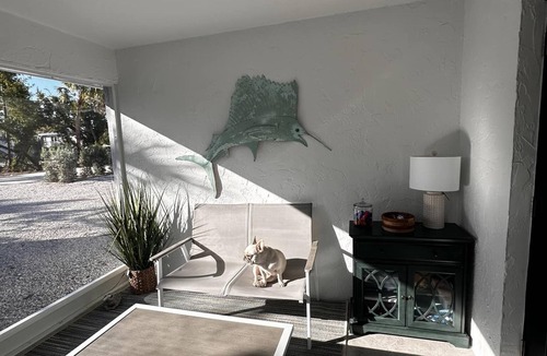 Sanibel House | On The Ground - NO STAIRS - Walk to Beach/Cose to Causeway