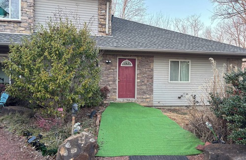 Crane Hill House | One of the largest homes on Smith Lake 9-bedroom house sleeps 28+