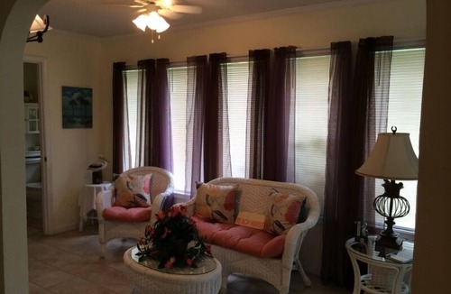 Gulfport Cottage | Only 2 Blocks to Beach on Quiet Street