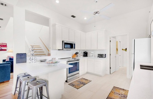 Inlet Beach House | ⭐Only 2 Blocks to Beach~Wraparound Porch + Top Deck~Inlet Rose