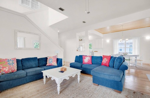 Inlet Beach House | ⭐Only 2 Blocks to Beach~Wraparound Porch + Top Deck~Inlet Rose