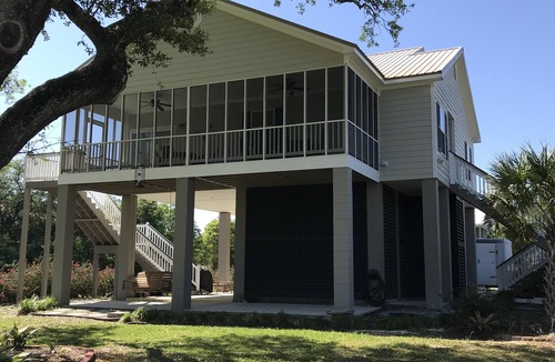 Waveland House | Only 200 yards from Beach, View the Beach, Pond & Oaks trees from porch!