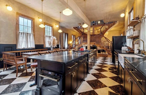 Faubourg Lafayette Villa | Opulent Art Deco Villa w Pool & Hot Tub 5bd|6.5ba