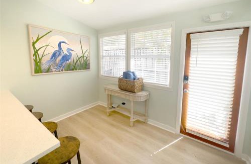 Downtown Apartment | Orange Blossom Suite Conch Republic Cottage