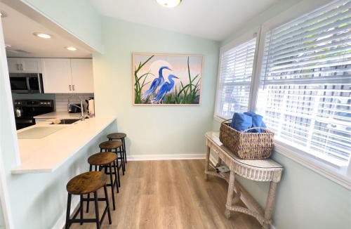 Downtown Apartment | Orange Blossom Suite Conch Republic Cottage