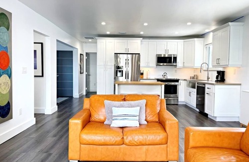 Hendricks and Venice Isles Apartment | Orange Dream in the Sky