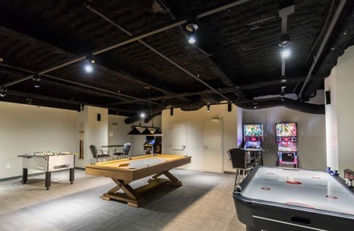 Central Business District House | Original Condo with Game Room Near City Hot Spots