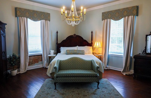 Destrehan Bed & Breakfast | Ormond Manor