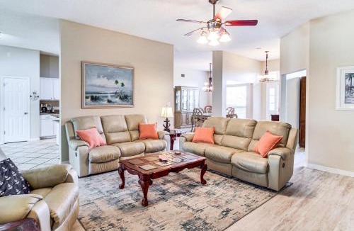 Ono Island House | Outdoor Oasis: Group Getaway in Pensacola!