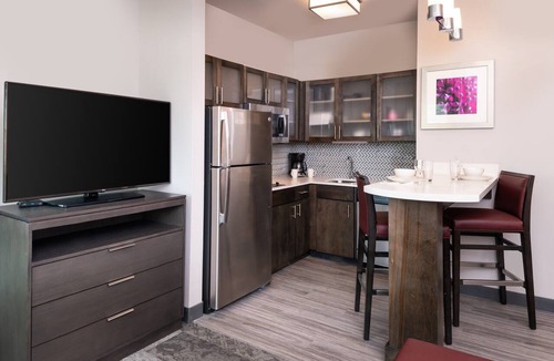 Lake Charles Apartment | Outdoor Pool. Free Breakfast. Cozy Queen Studio.