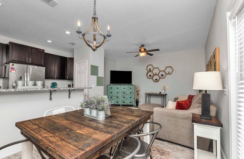 Wright House | Owl's Nest: Kid and Pet Friendly, 6 miles to Beach