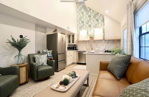 Oxford House | Oxford House + 2.6 miles to Ole Miss + King Beds