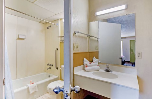 Brent Hotel | OYO Hotel Pensacola I-10 & Hwy 29