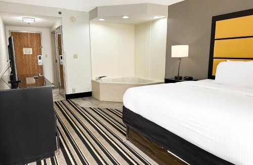 Tougaloo Hotel | OYO Townhouse Jackson - Ridgeland