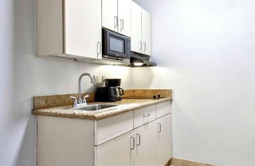 Sulphur Hotel | Oyo Townhouse Sulphur,LA Extended Stay I-10