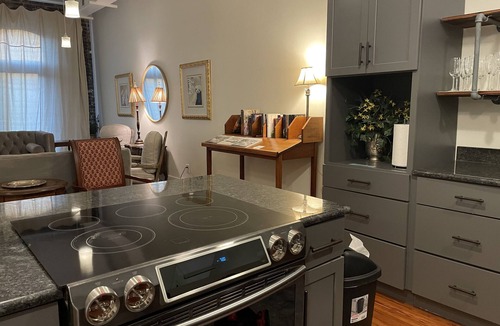 Downtown Apartment | Palafox Loft 122, sleeps 2