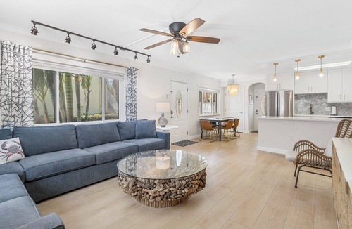 Ilexhurst House | Palm Cay 5. Steps to Beach · 2025 Updates