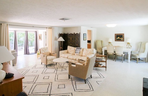 Gulf Gate Estates House | Palm Garden: Home Near Siesta Key