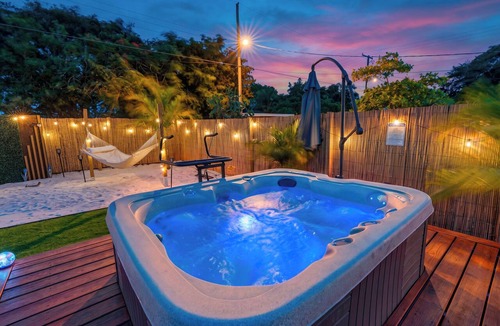 Mango Groves House | Palm Paradise Resort! Beach Area, Pool, Sauna, Cold Plunge, Hot Tub