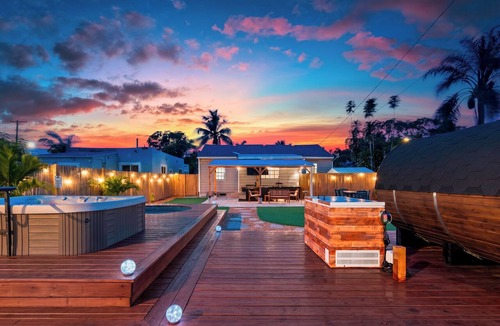 Mango Groves House | Palm Paradise Resort! Beach Area, Pool, Sauna, Cold Plunge, Hot Tub