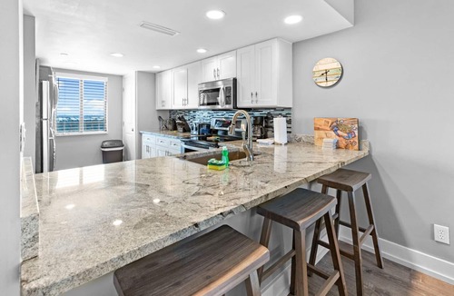 Thomas Drive Condo | Panama City Beach Front - 2BR/2BA Condo Near St Andrews State Park