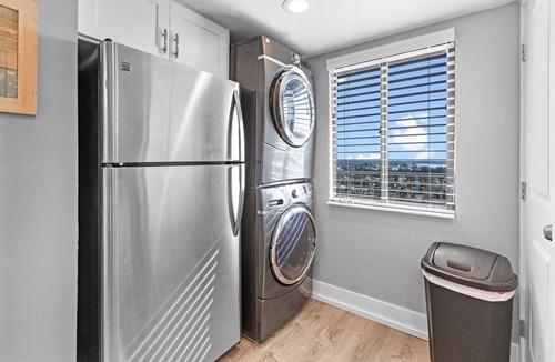 Thomas Drive Condo | Panama City Beach Front - 2BR/2BA Condo Near St Andrews State Park